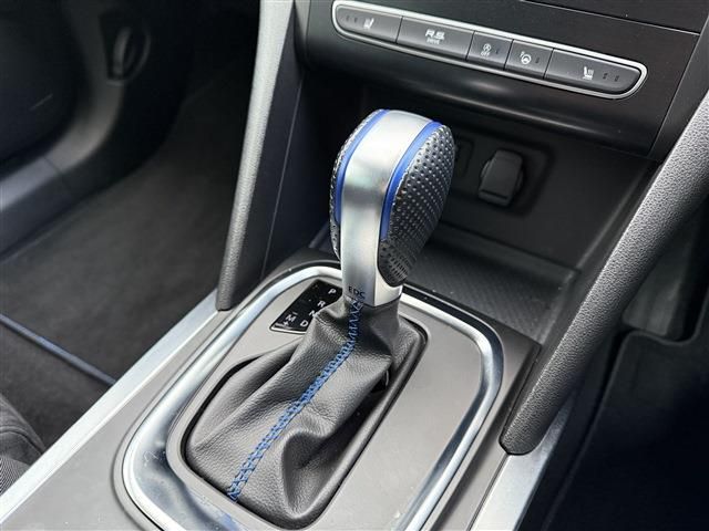 RENAULT MEGANE HATCH 2018 Image 31