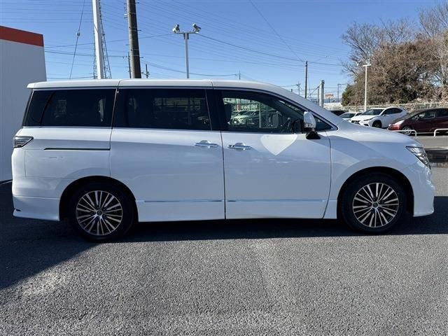NISSAN ELGRAND 2024 Image 31