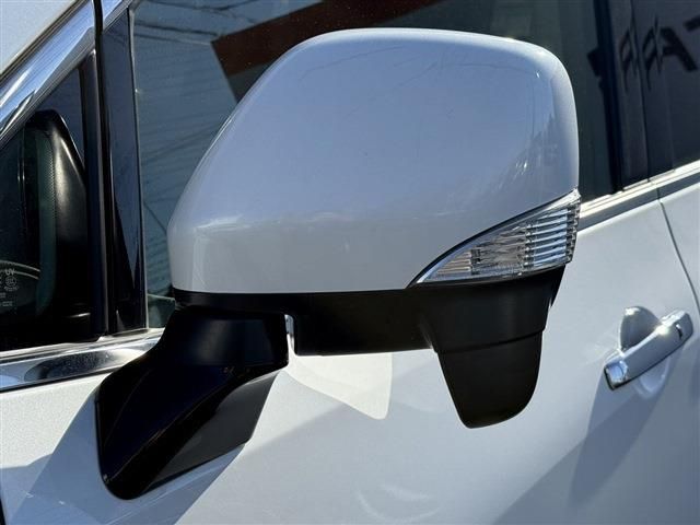 NISSAN ELGRAND 2024 Image 31