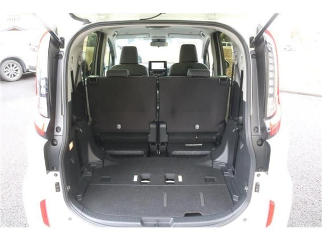 TOYOTA SIENTA HYBRID 2023 Image 31