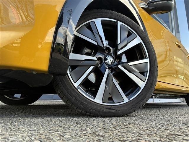 PEUGEOT 208 2020 Image 31