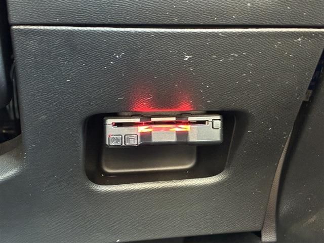 PEUGEOT 208 2020 Image 31