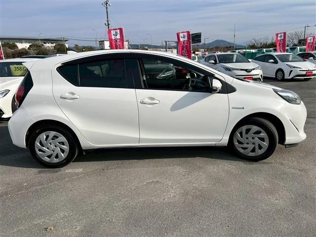 TOYOTA AQUA 2018 Image 31