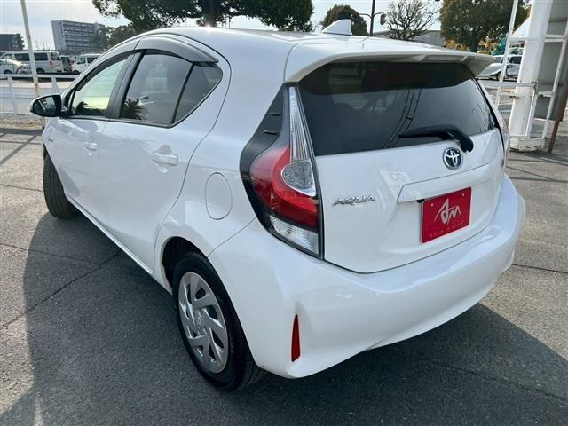 TOYOTA AQUA 2018 Image 31