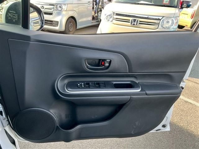 TOYOTA AQUA 2018 Image 31