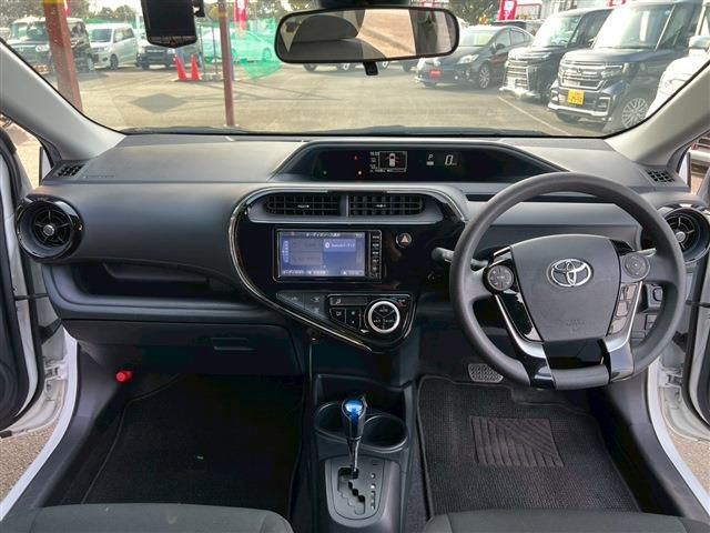 TOYOTA AQUA 2018 Image 31