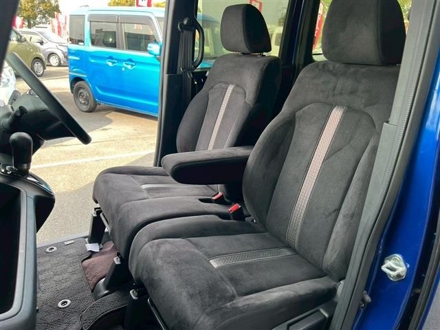 HONDA N BOX CUSTOM 2020 Image 31