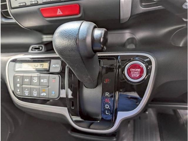 HONDA N BOX 2015 Image 31