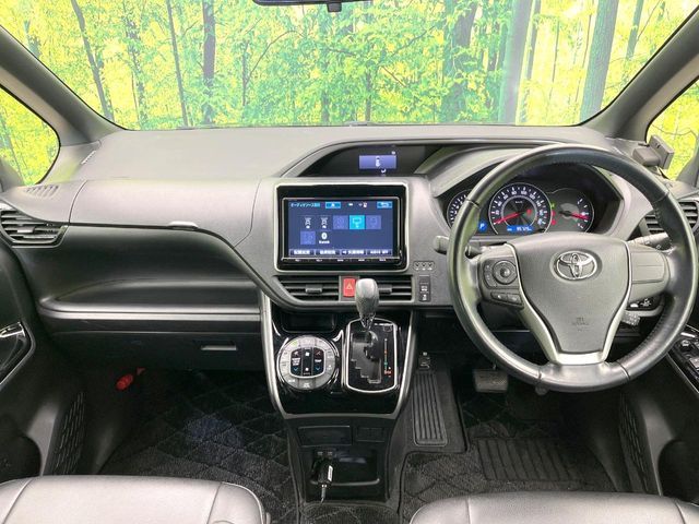 TOYOTA VOXY 2018 Image 31