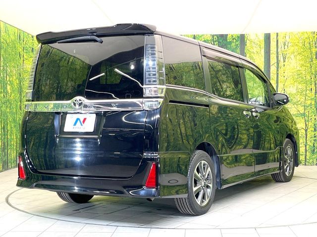 TOYOTA VOXY 2018 Image 31