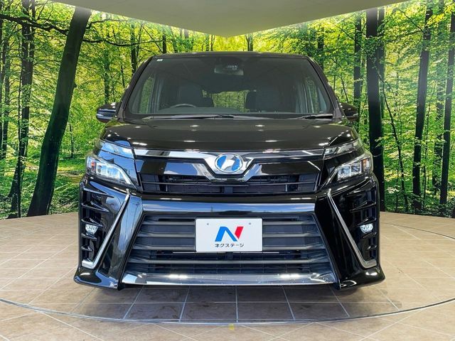 TOYOTA VOXY HYBRID 2017 Image 31