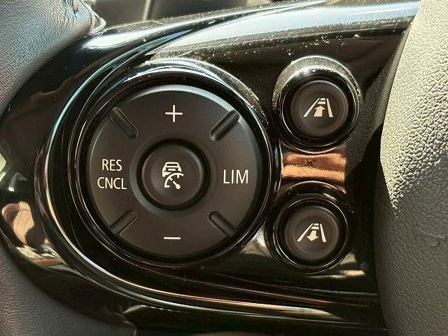 BMW MINI COOPER SD 5DOOR 2020 Image 31