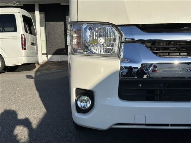 TOYOTA HIACE VAN 2WD 2022 Image 31