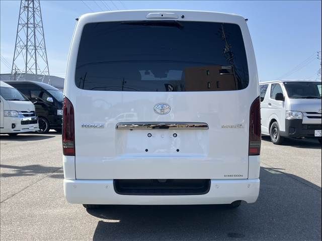 TOYOTA HIACE VAN 2WD 2023 Image 31