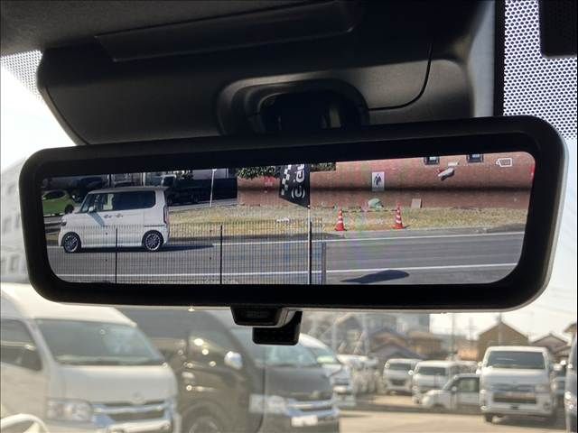 TOYOTA HIACE VAN 2WD 2023 Image 31