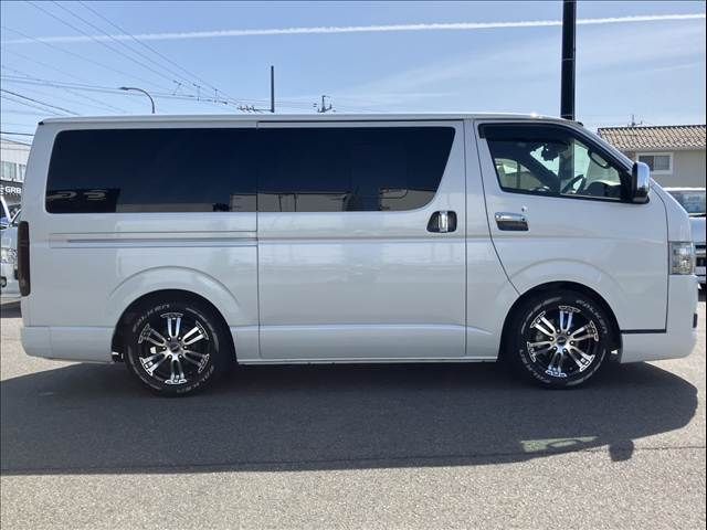 TOYOTA HIACE VAN 2WD 2023 Image 31