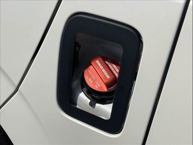 TOYOTA HIACE VAN 2WD 2023 Image 31