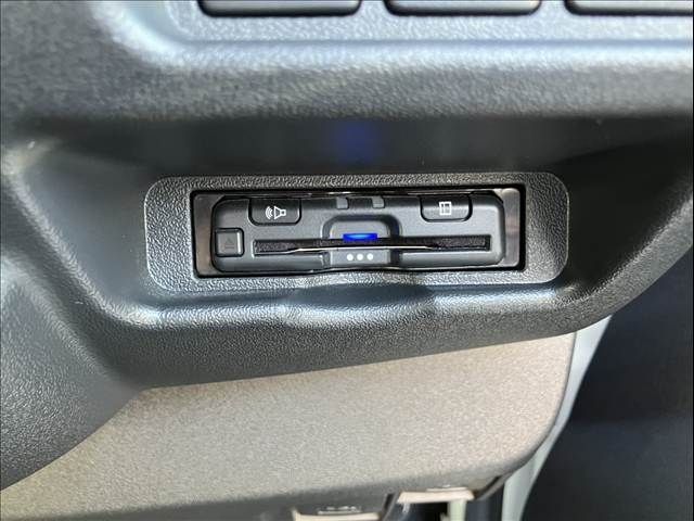 TOYOTA HIACE VAN 2WD 2023 Image 31