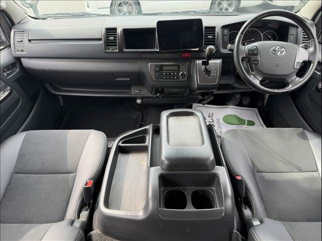 TOYOTA HIACE VAN 2WD 2018 Image 31