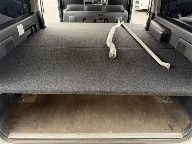 TOYOTA HIACE VAN 2WD 2018 Image 31