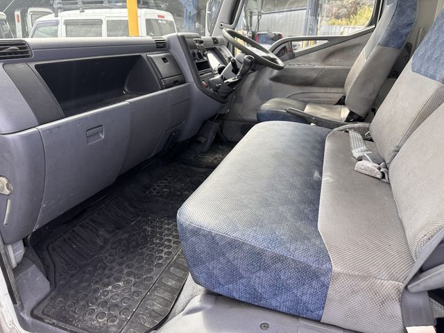 MITSUBISHI CANTER 2002 Image 31