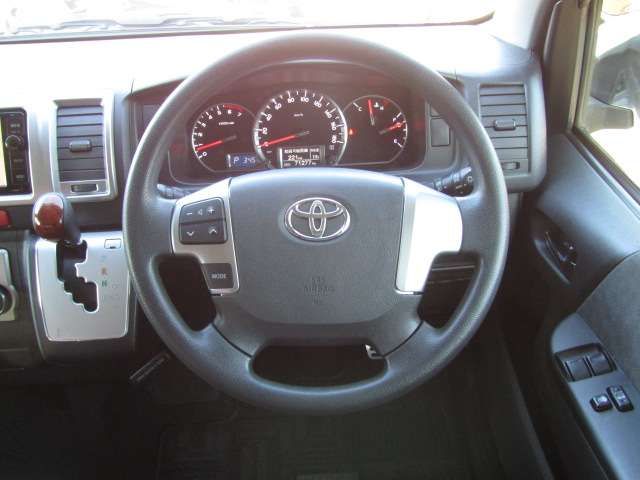 TOYOTA HIACE WAGON 4WD 2015 Image 31