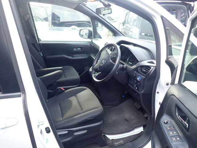 TOYOTA VOXY HYBRID 4WD 2015 Image 31