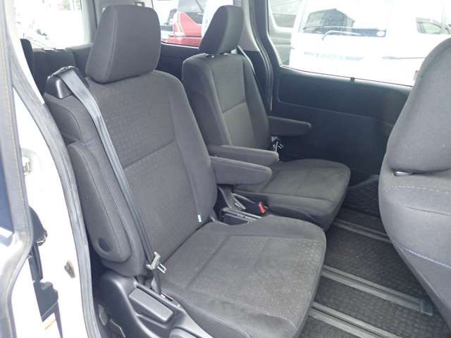 TOYOTA VOXY HYBRID 4WD 2015 Image 31