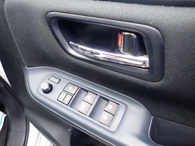 TOYOTA VOXY HYBRID 4WD 2015 Image 31