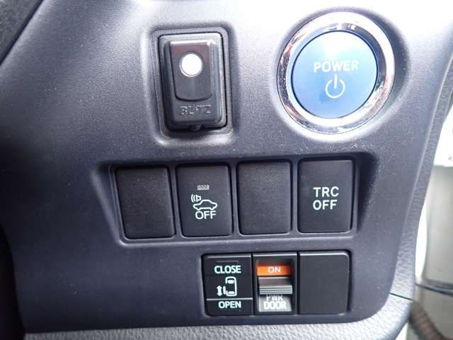 TOYOTA VOXY HYBRID 4WD 2015 Image 31