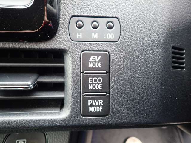 TOYOTA VOXY HYBRID 4WD 2015 Image 31