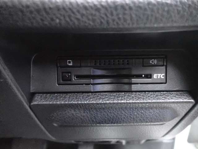 TOYOTA VOXY HYBRID 4WD 2015 Image 31