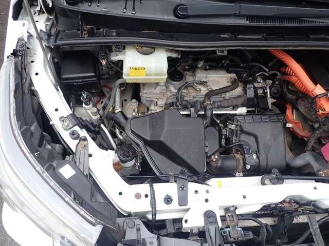 TOYOTA VOXY HYBRID 4WD 2015 Image 31
