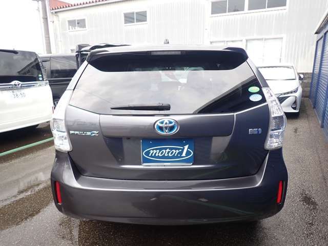 TOYOTA PRIUS ALPHA 2013 Image 31