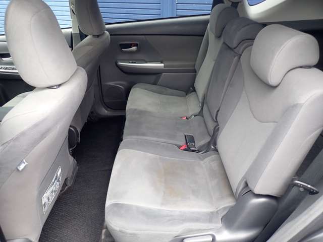 TOYOTA PRIUS ALPHA 2013 Image 31