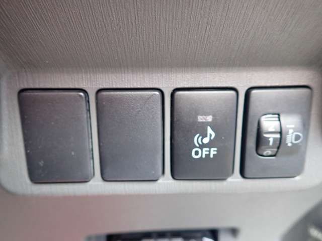 TOYOTA PRIUS ALPHA 2013 Image 31