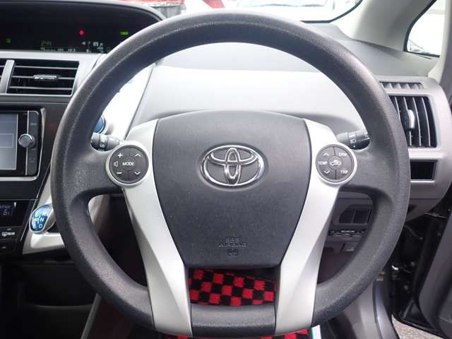 TOYOTA PRIUS ALPHA 2013 Image 31