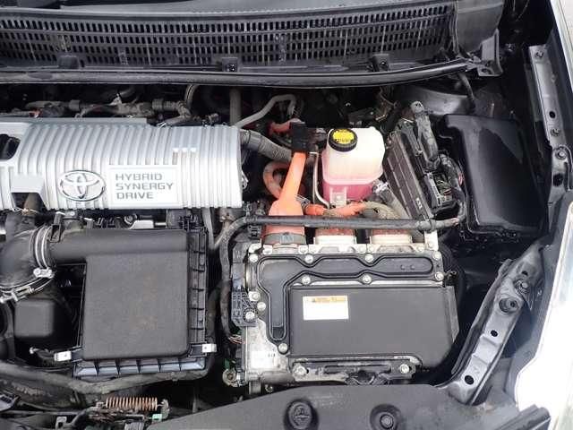 TOYOTA PRIUS ALPHA 2013 Image 31