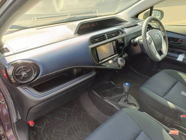 TOYOTA AQUA 2015 Image 31