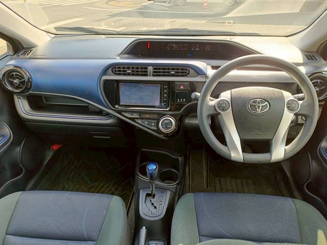 TOYOTA AQUA 2015 Image 31