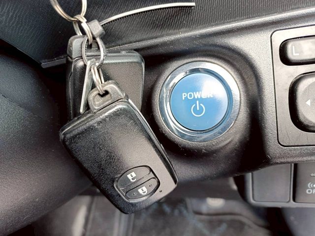 TOYOTA AQUA 2015 Image 31