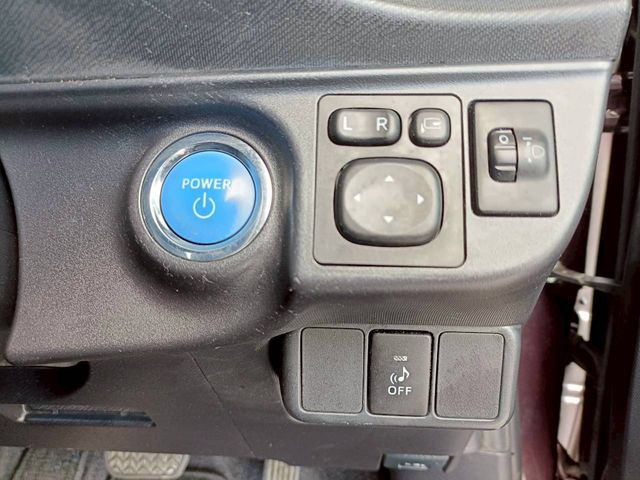 TOYOTA AQUA 2015 Image 31