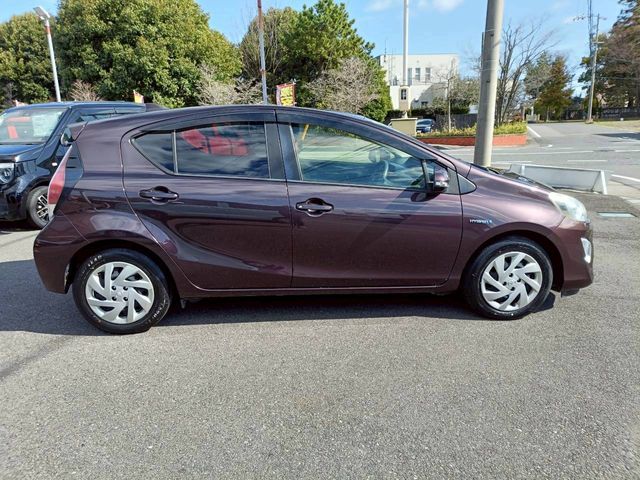 TOYOTA AQUA 2015 Image 31