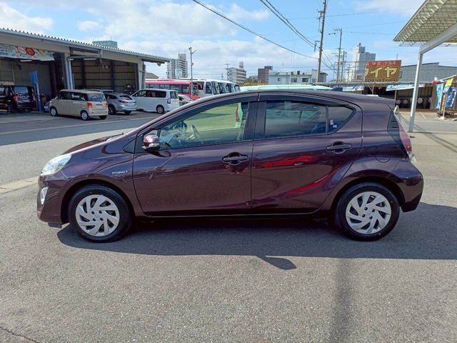 TOYOTA AQUA 2015 Image 31