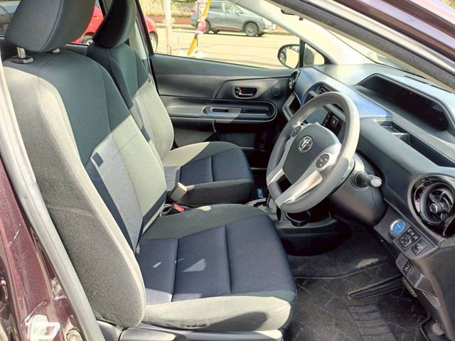 TOYOTA AQUA 2015 Image 31