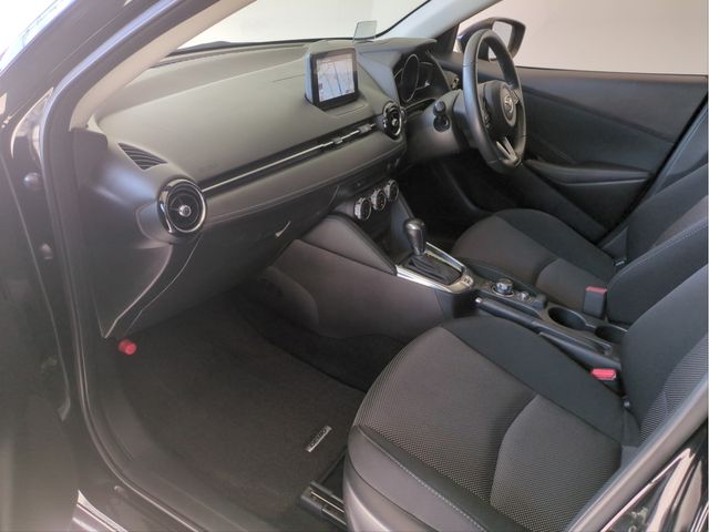 MAZDA DEMIO 2017 Image 31