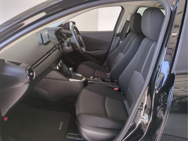 MAZDA DEMIO 2017 Image 31