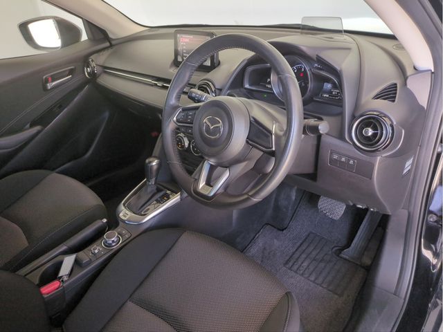 MAZDA DEMIO 2017 Image 31