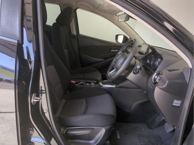 MAZDA DEMIO 2017 Image 31