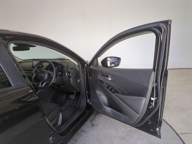 MAZDA DEMIO 2017 Image 31